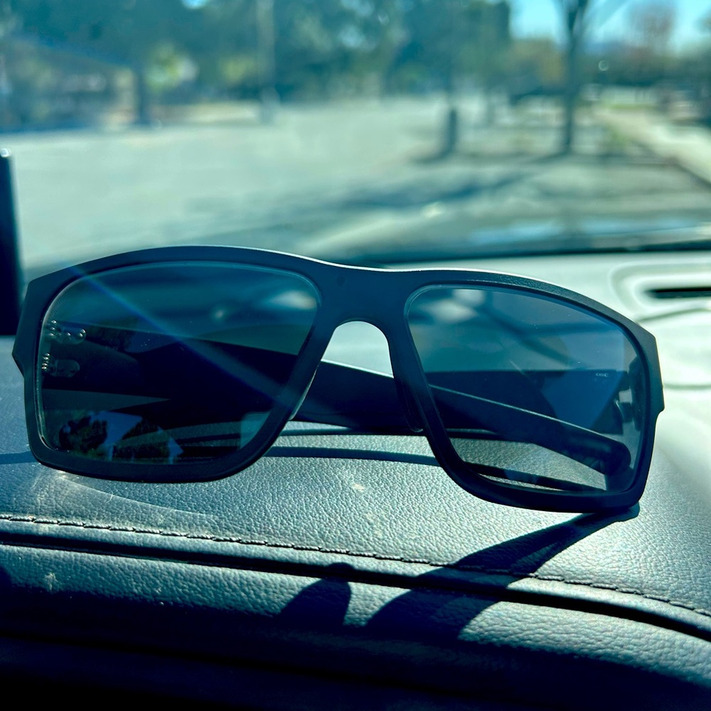 New!!! GATORZ SUNGLASSES ( DELTA) Delta OPZ Black Smoke GZ-04-010